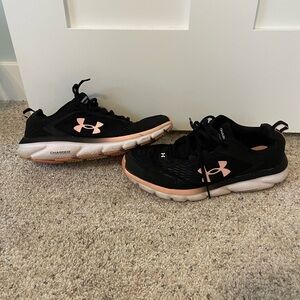 Women’s Size 10 Under Armour Shoes